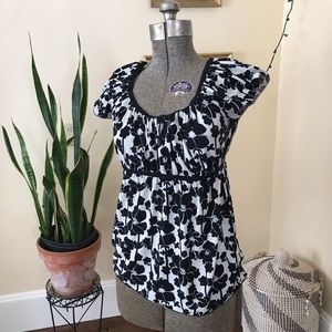 CLOSET CLEARANCE Empire-waist floral top